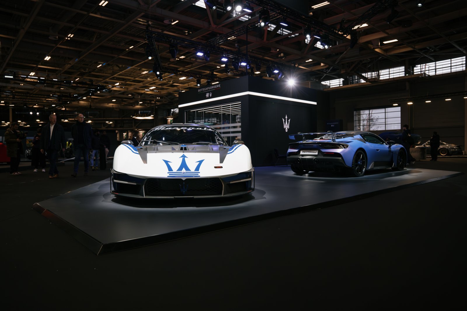bottegafuoriserie-ultimate-supercar-garage-paris-2026.jpg