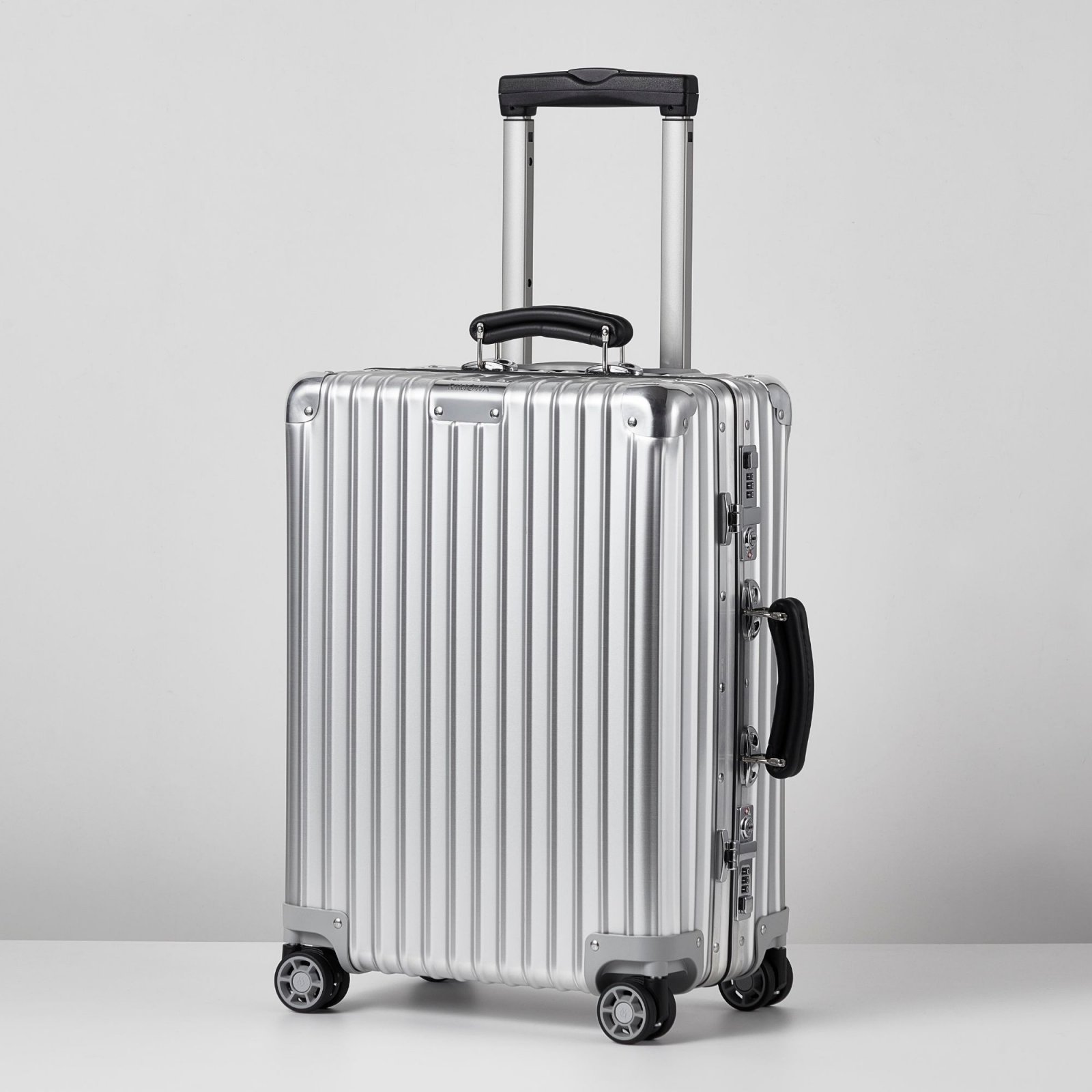 ドイツ流のものづくりが光る。リモワのスーツケースが美しく機能的な