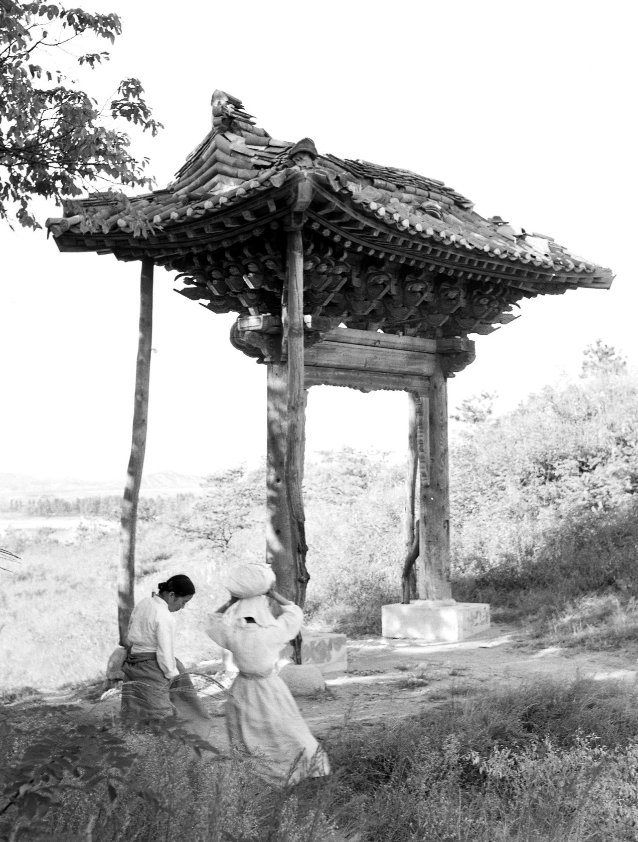 イム・ウンシク奉恩寺 一柱門 - 예화랑.jpg