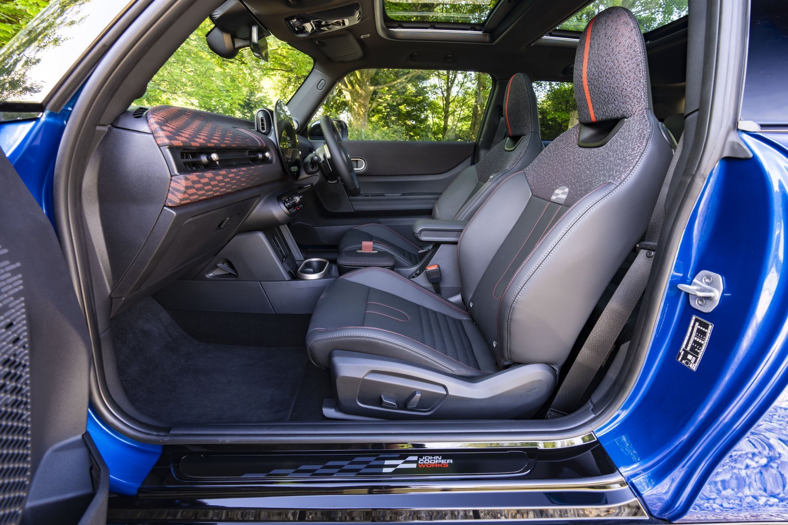 BF_MINI_JCW_Icy_Sunshine_Blue_052025_00053のコピー.jpg