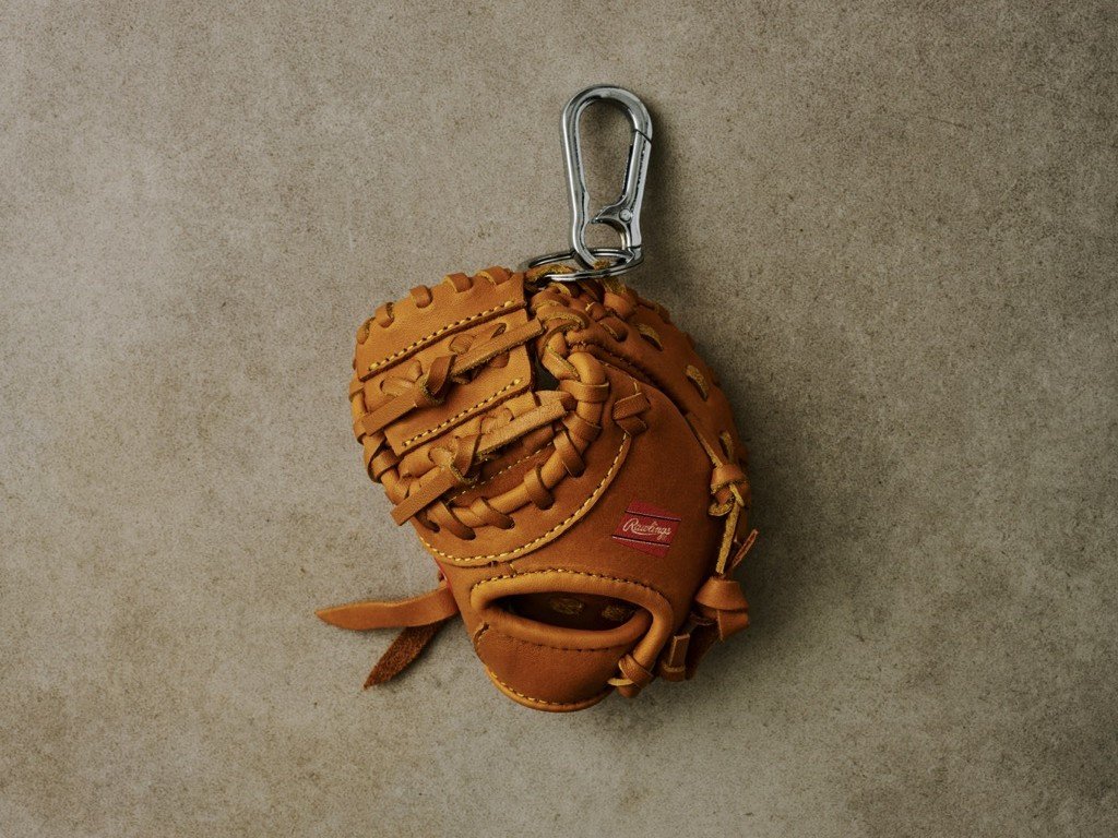 ローリングス®のミニチュアグラブキーホルダーの写真