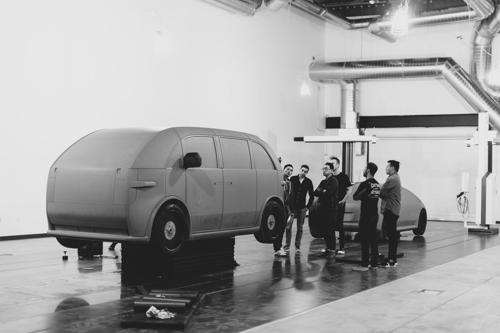 canoo_BehindtheScenes_10_Clay.jpg