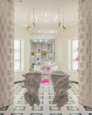 5-Valentino_The-New-Maison_1_RIT_H_Edit　①.jpg