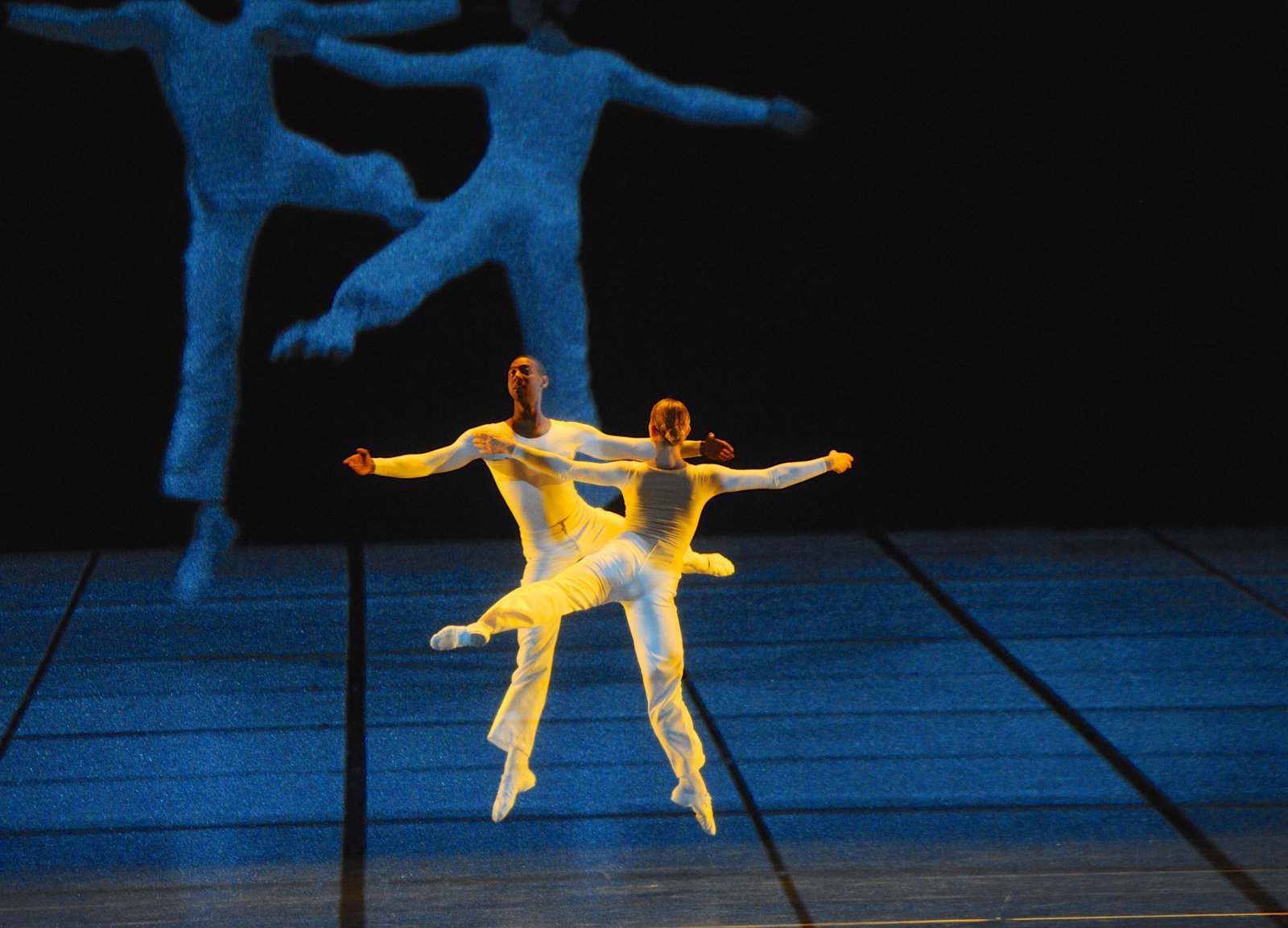 serge_03_Dance-by-Lucinda-Childs-©-Jaime-Roque-de-la-Cruz-.jpg