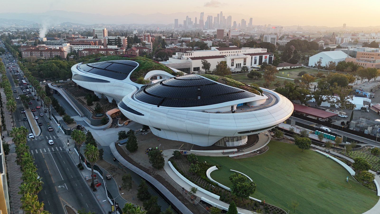 A_©-2025-Lucas-Museum-of-Narrative-Art.-Photo-courtesy-of-Hathaway-Dinwiddie.-Photo-by-Pedro-Ramirez.-All-rights-reserved.jpg