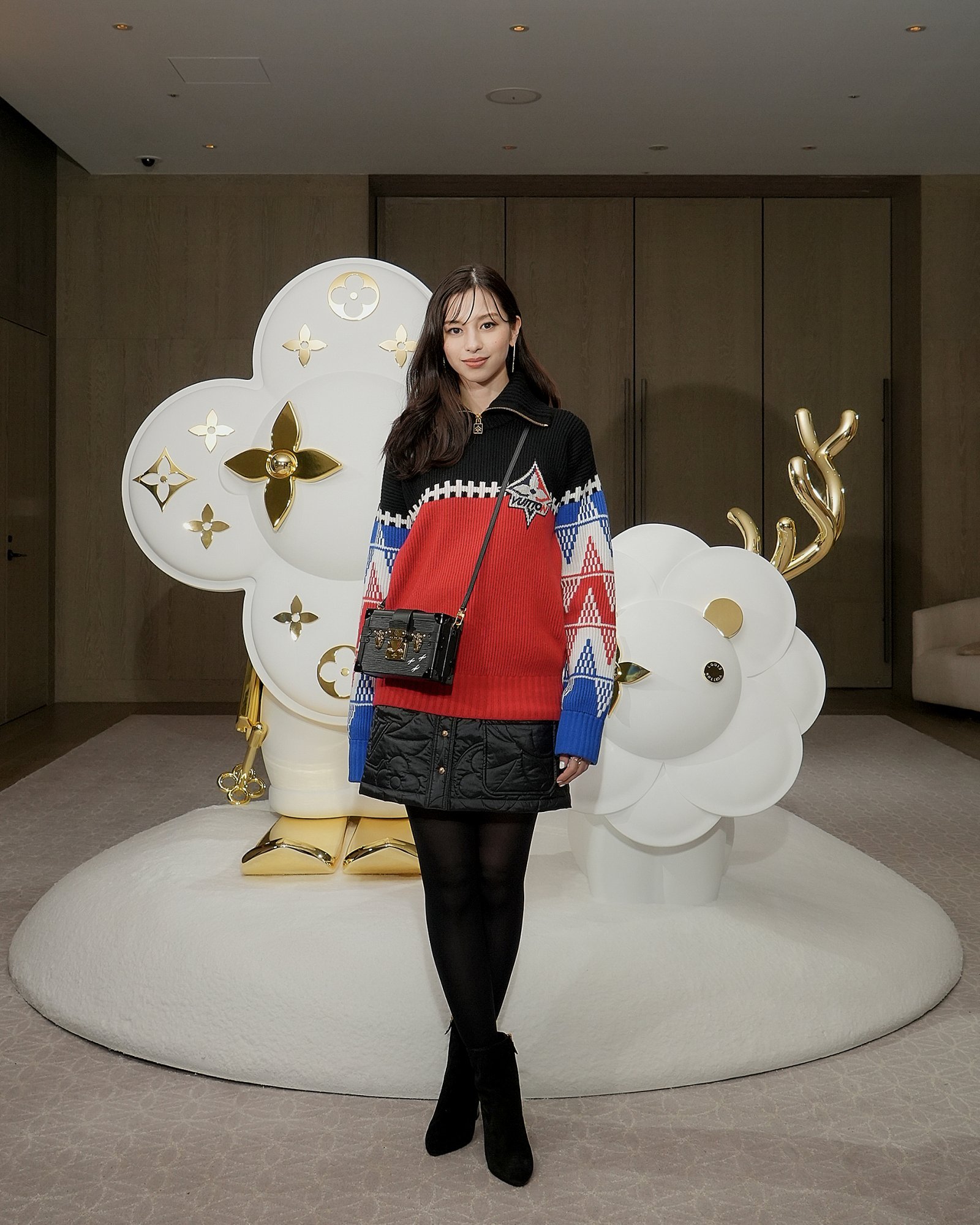 02_NISEKO_中条あやみ_010_(C)LOUIS VUITTON_Satomi Yamauchi.jpg