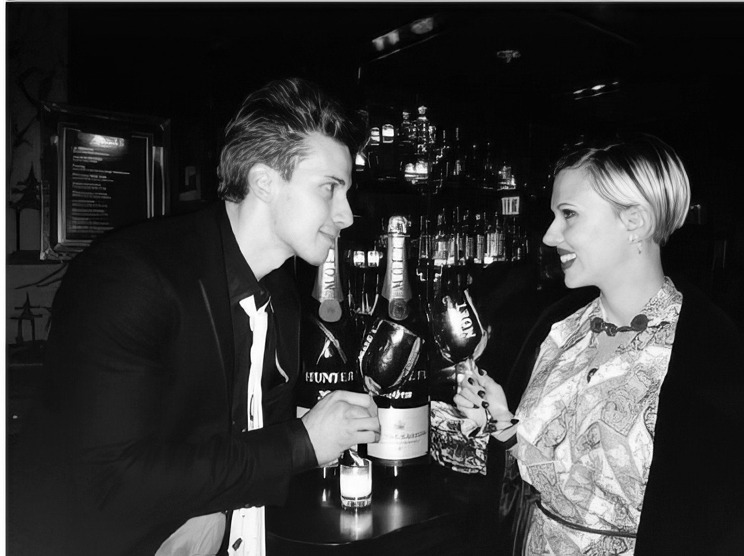 9_Moet Chandon Scarlett Johansson & twin Hunter 30th - 2014 courtesy Moët & Chandon.jpg