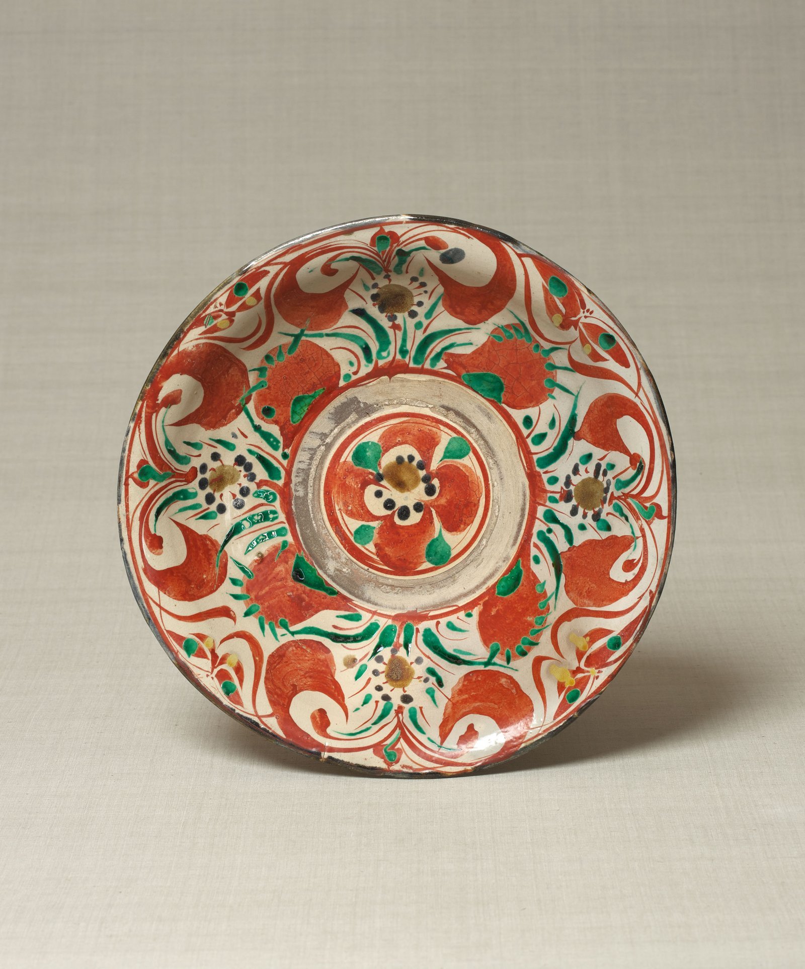 4色絵草花文皿 素地=壺屋 絵付=鈴木繁男(蒲田・芹沢工房) 1939年.jpg