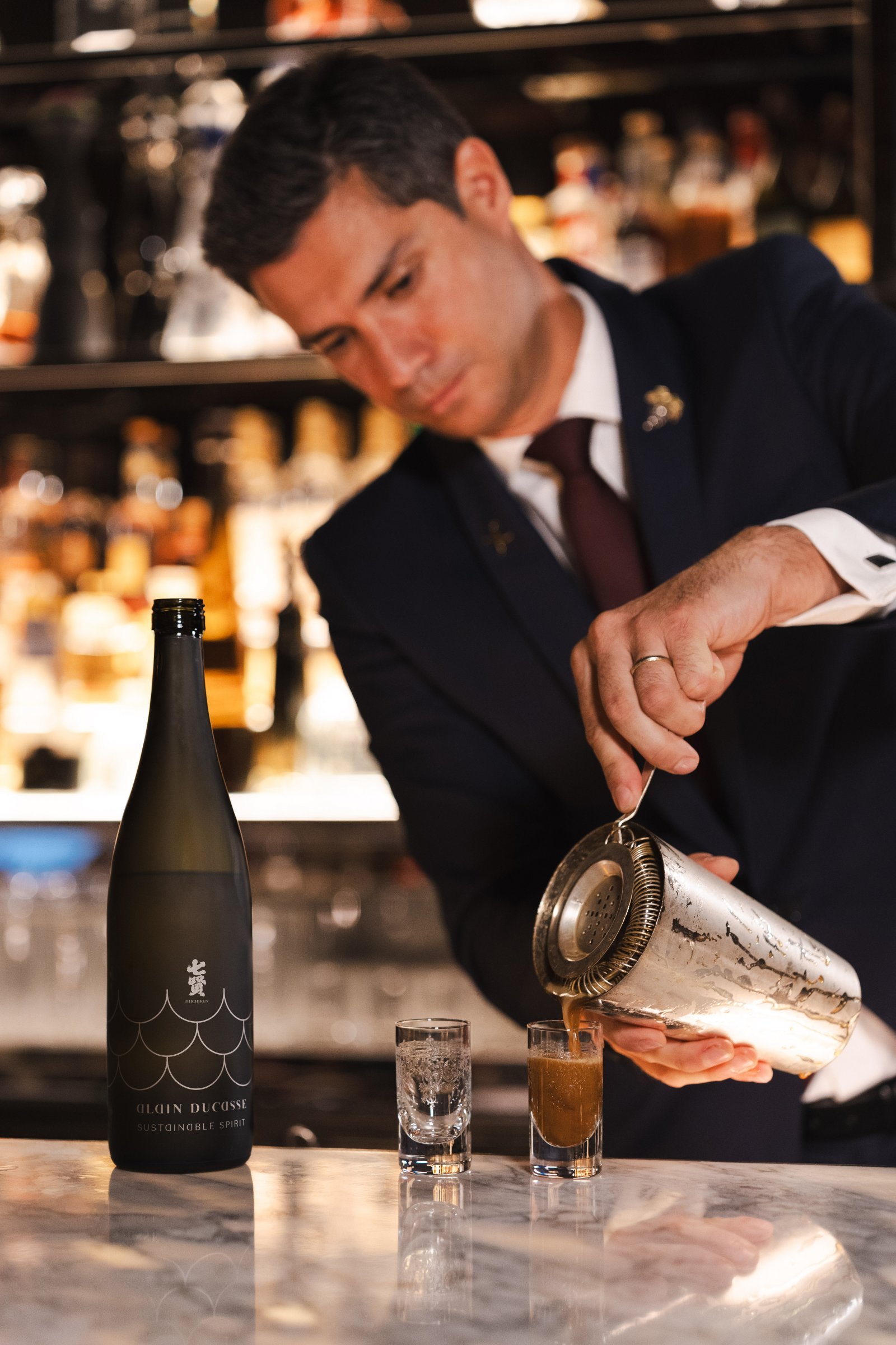 P_Sep 7-07792F Sommelier Bottle CAFÉ CAFÉ.jpg