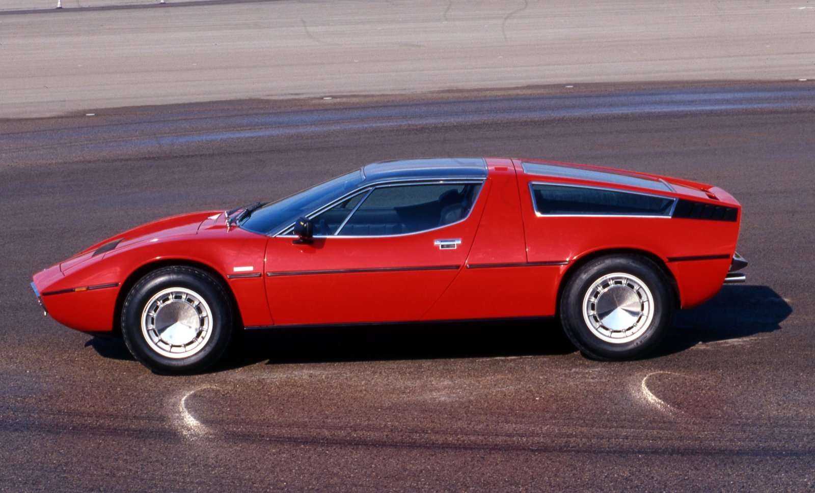 Maserati_Bora.jpg