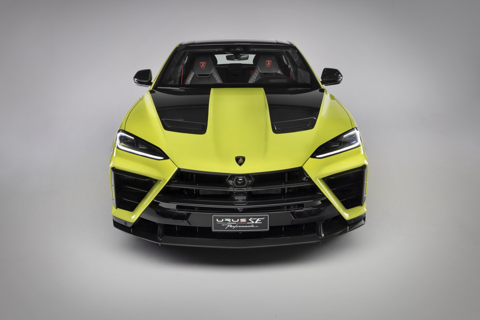 ランボルギーニ SUV「ウルスSE ペルフォルマンテ」