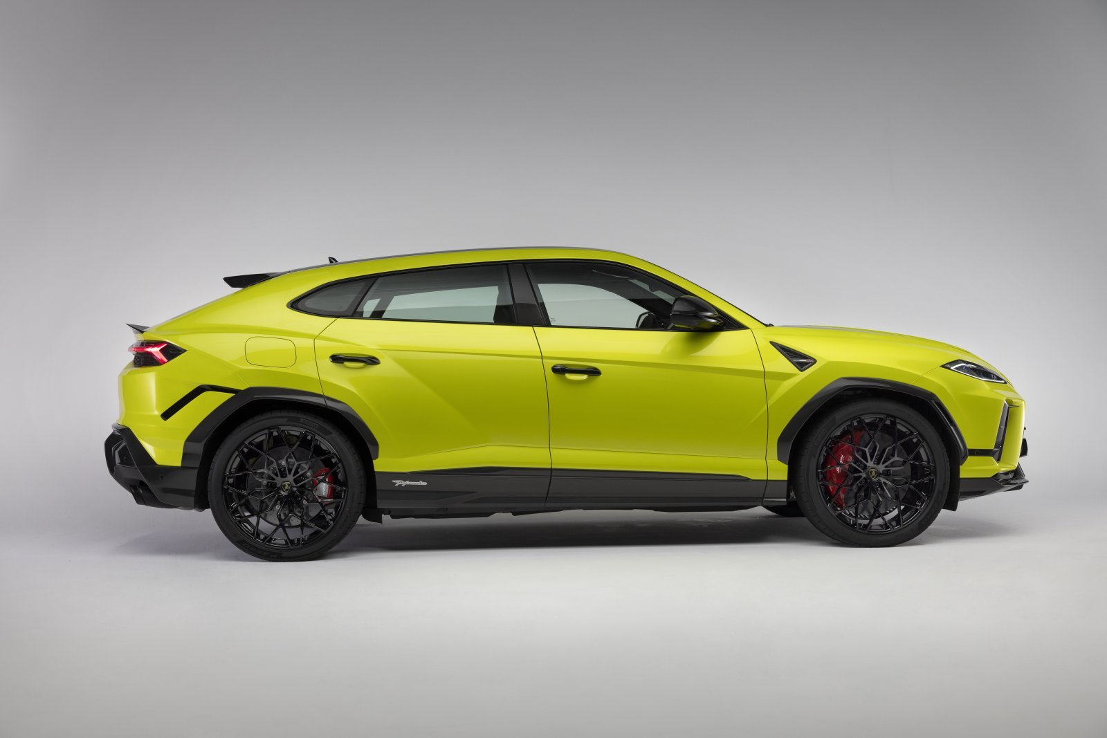 ランボルギーニ SUV「ウルスSE ペルフォルマンテ」