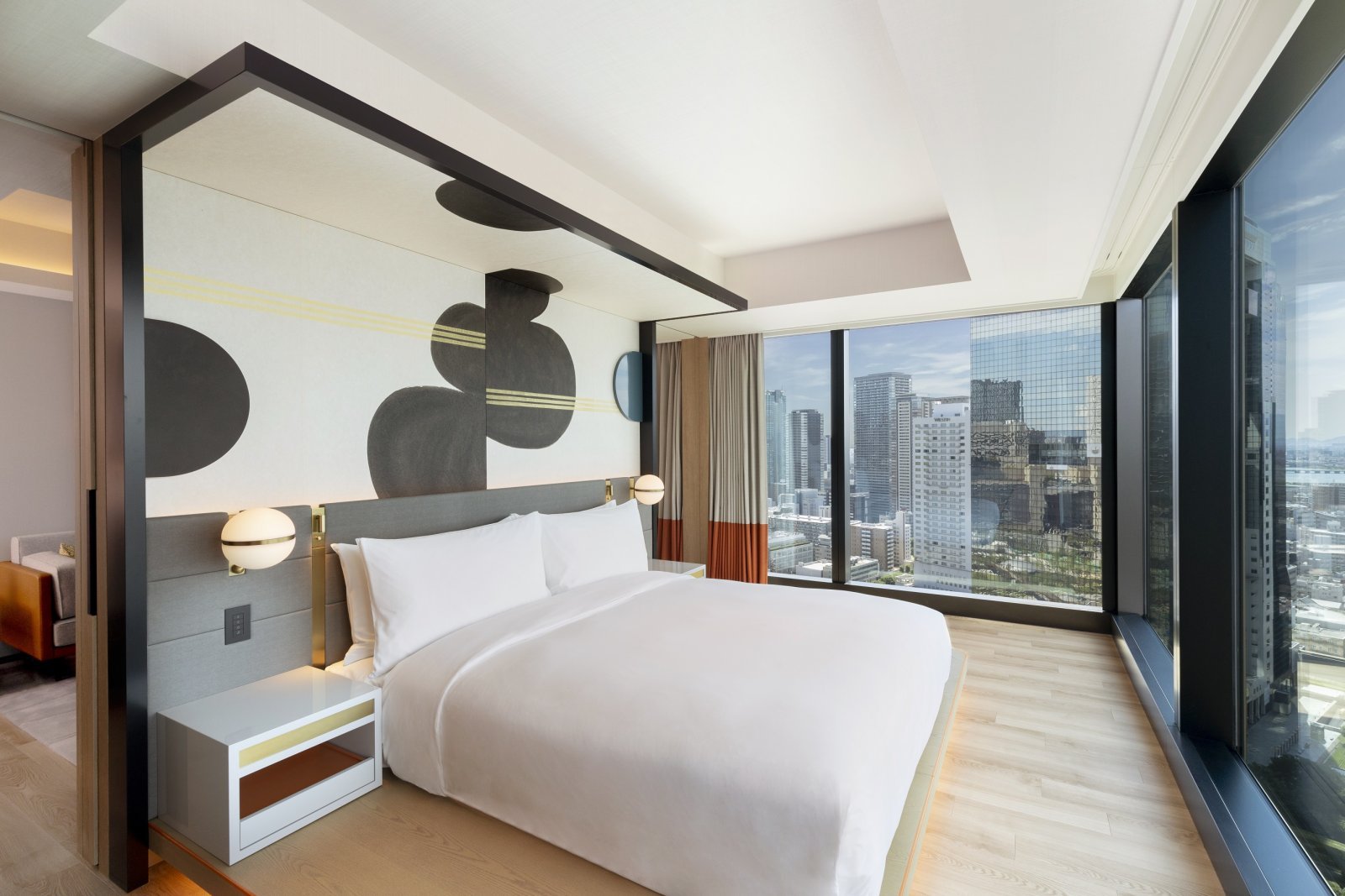 Canopy Corner Suite_King_Bed Room _ キャノピーコーナースイート_キング_ベッドルーム.jpg