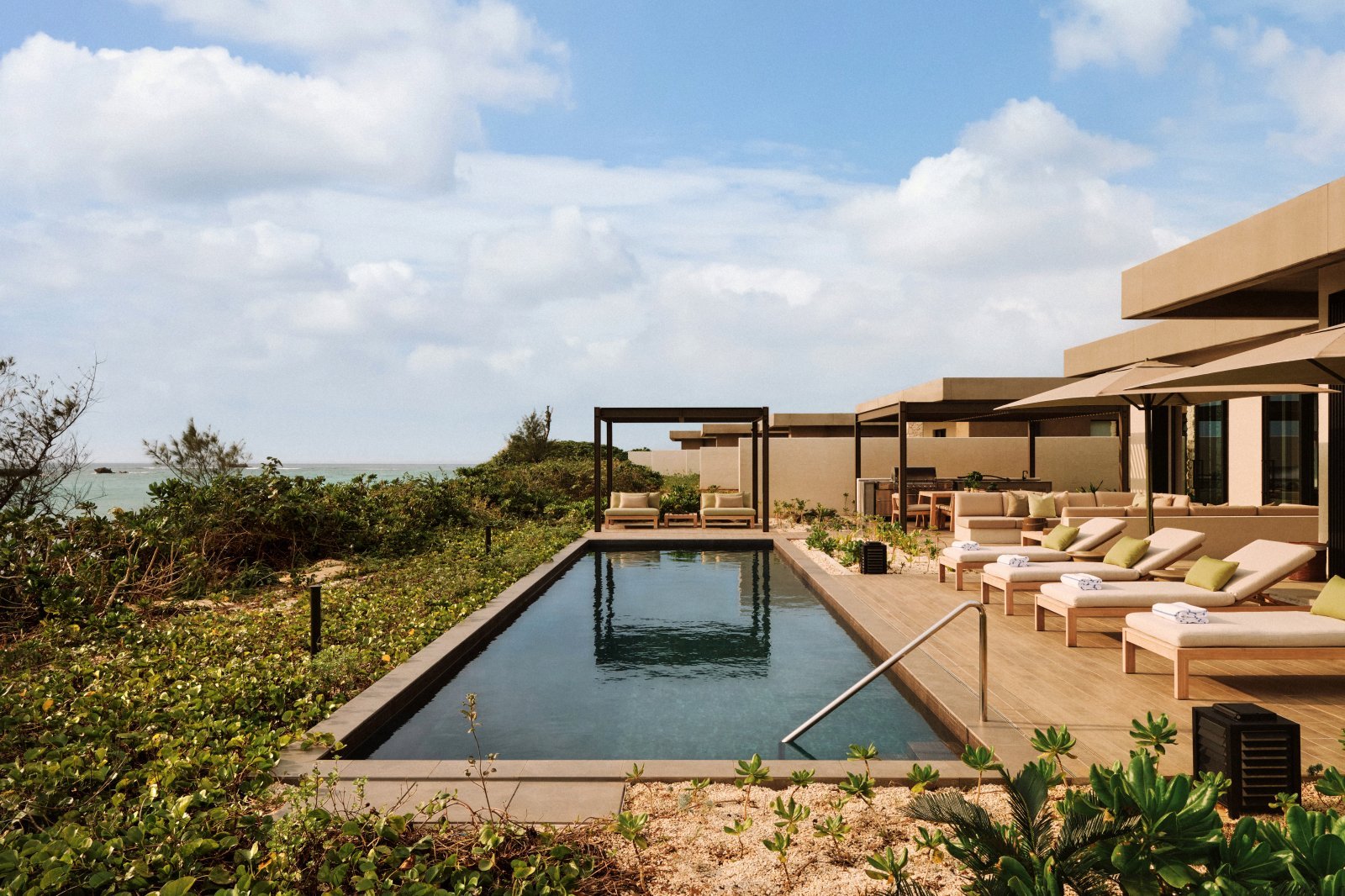 RWMYA_Facilities_Room_House_KUURA_Pool.jpg