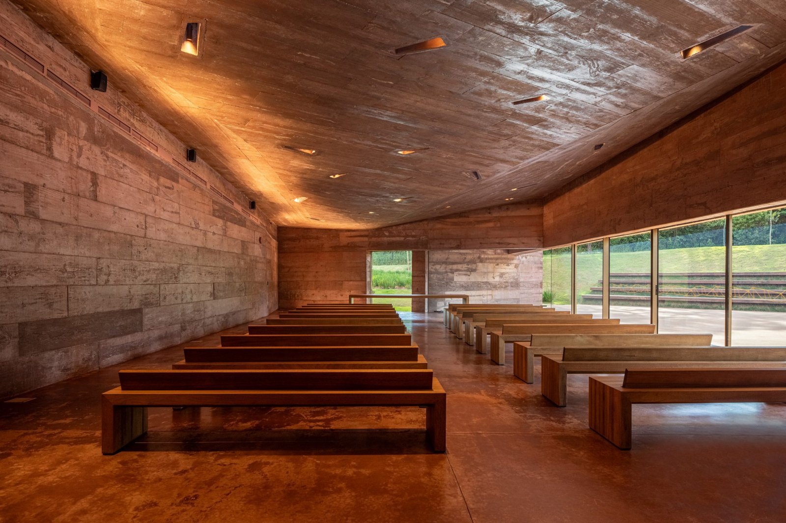 gpaa-brmadinho-memorial-brazil_dezeen_2364_col_9.jpg