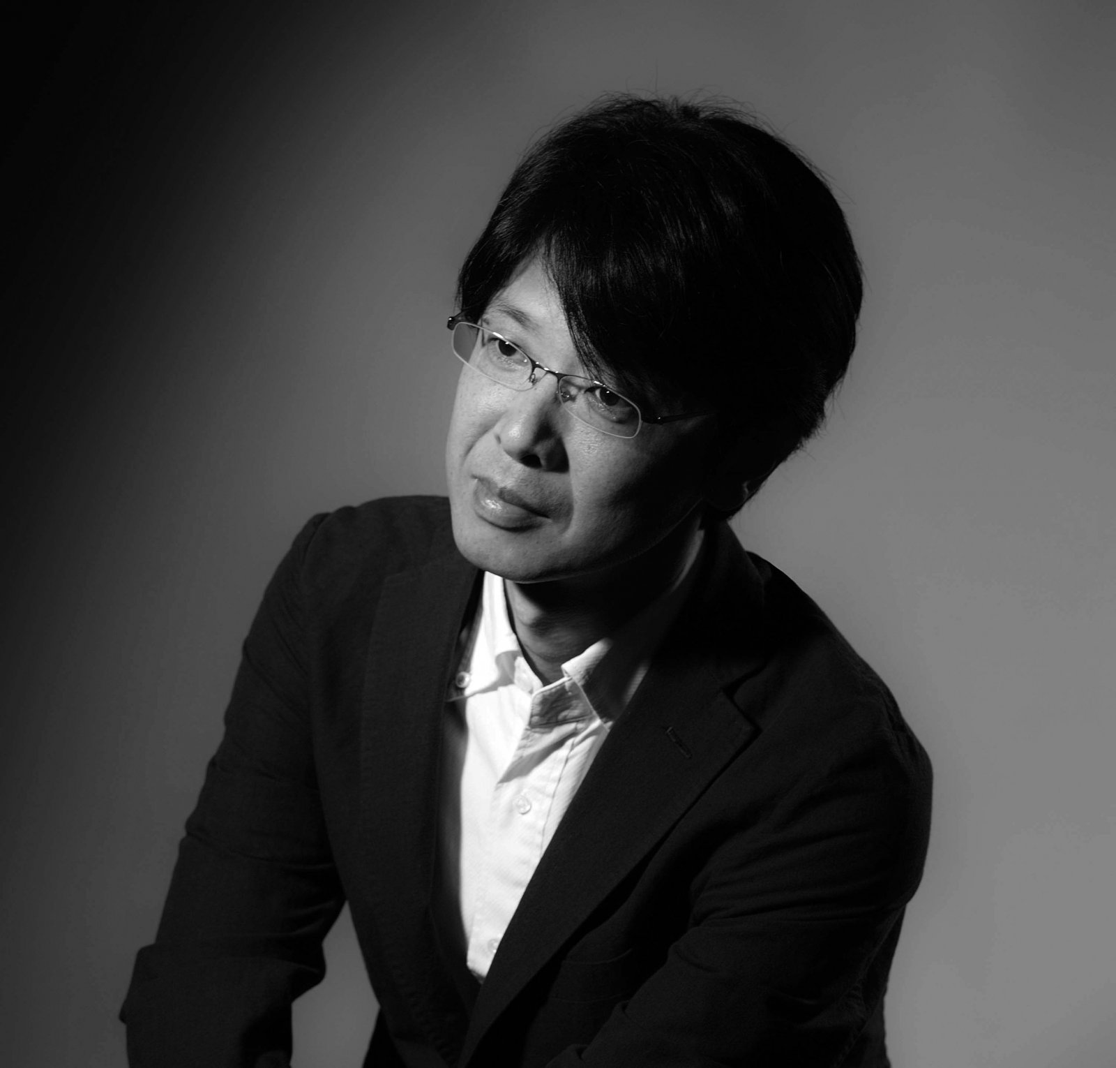 journalist_02_takagi_02_bw.jpg