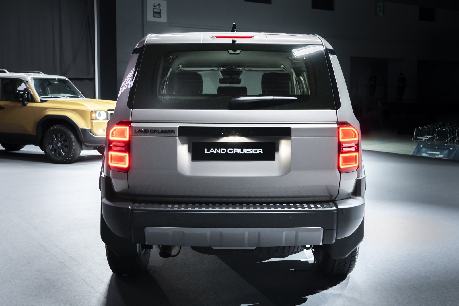landcruiser_01_92.jpg