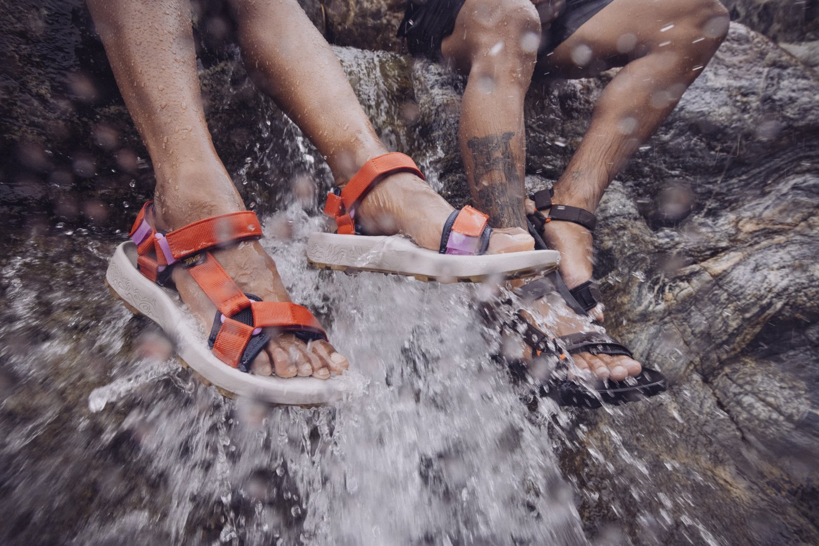 main_Teva_S24_W_1150270_HydratrekSandal_TGLY_M_1150510_HydratrekSandal_DSPM_SH_02734.jpg