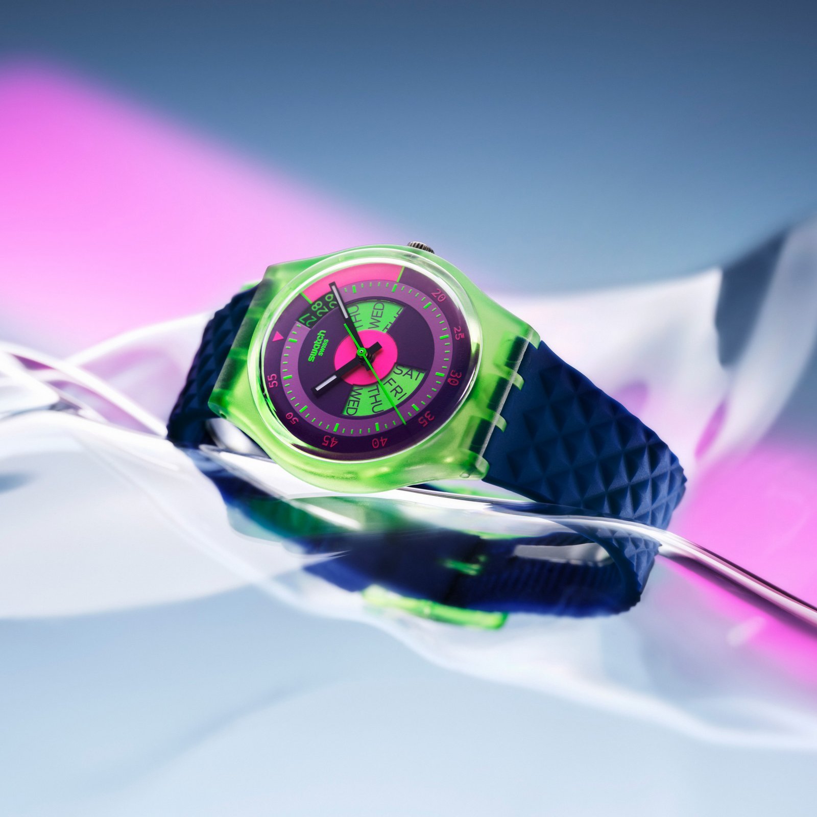 sc01_25_NEON_StillLife_SO28G704_A4_HD.jpg