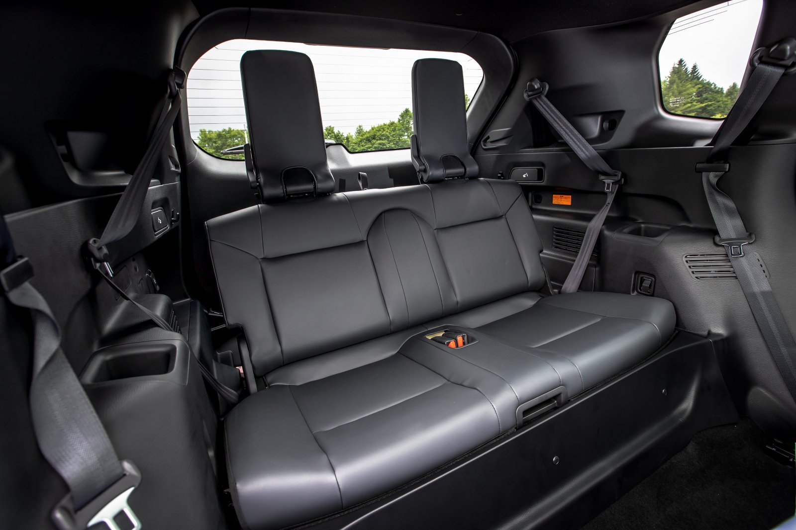 the_all_new_outlander_interior_img_11.jpg