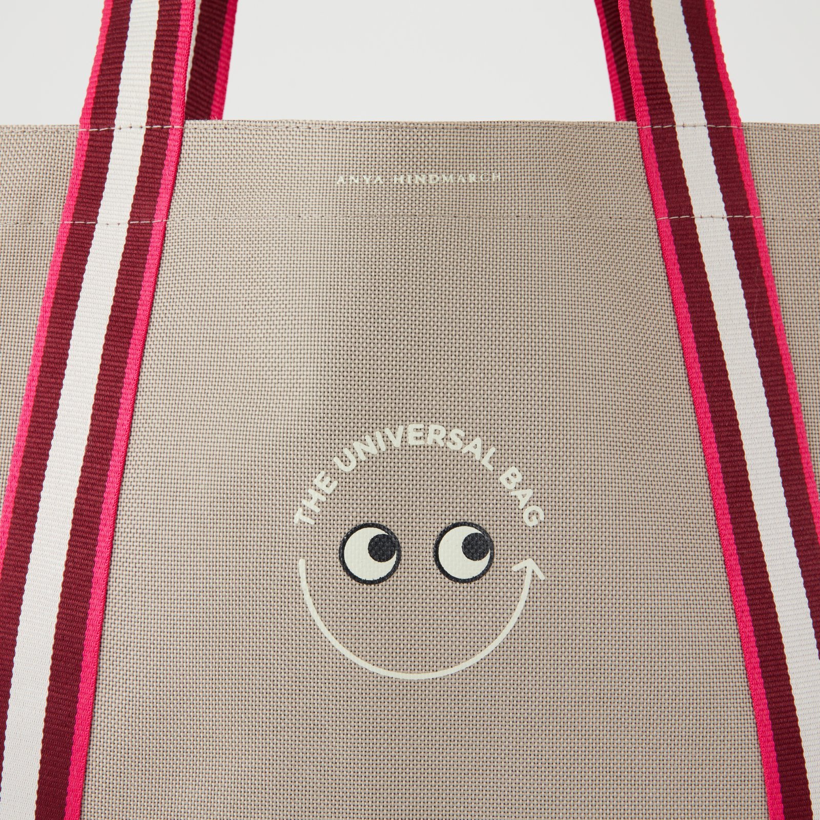 23_10_19_Creative_Universal_Japan_beige_Detail.jpg