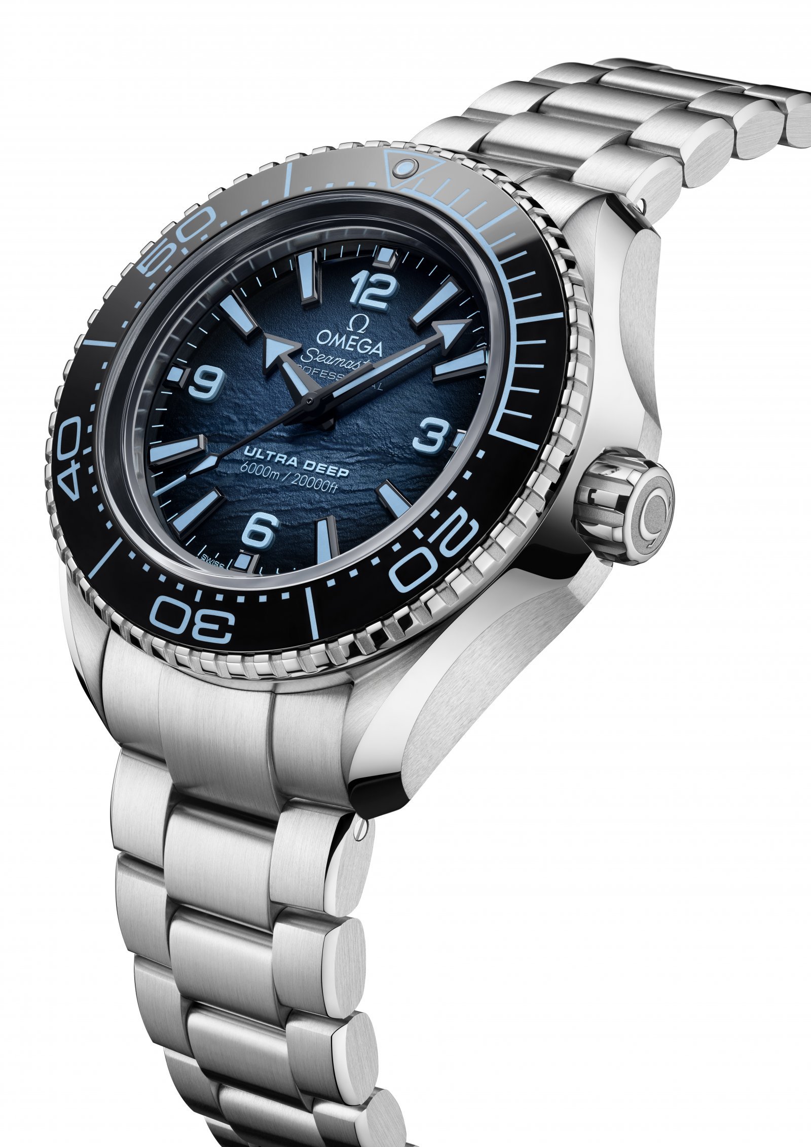OMEGA_215.30.46.21.03.002_SEA_UD_3-4.jpg