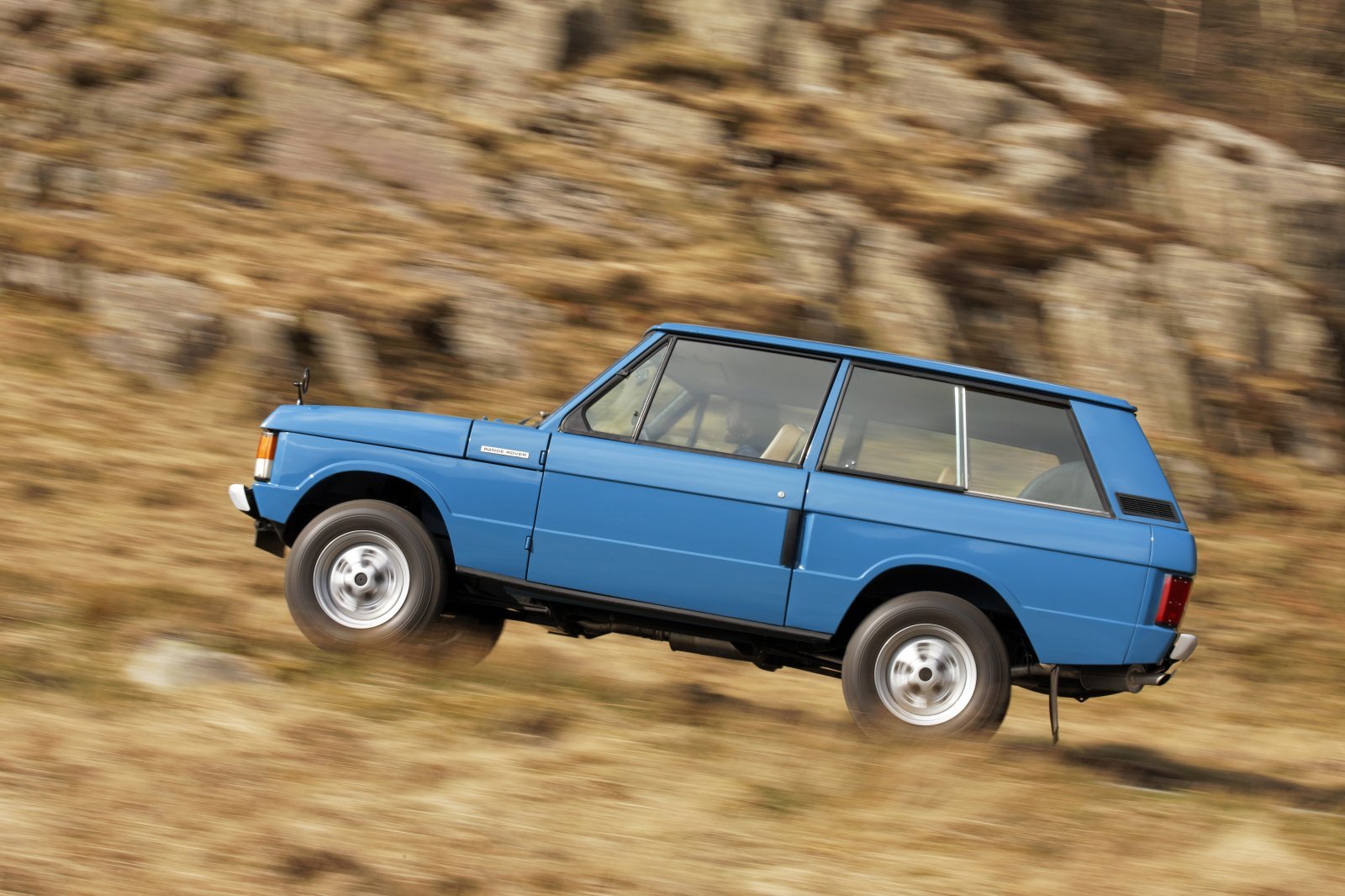 SOLRHeritageLaunchRangeRoverClassic197014041503.jpg