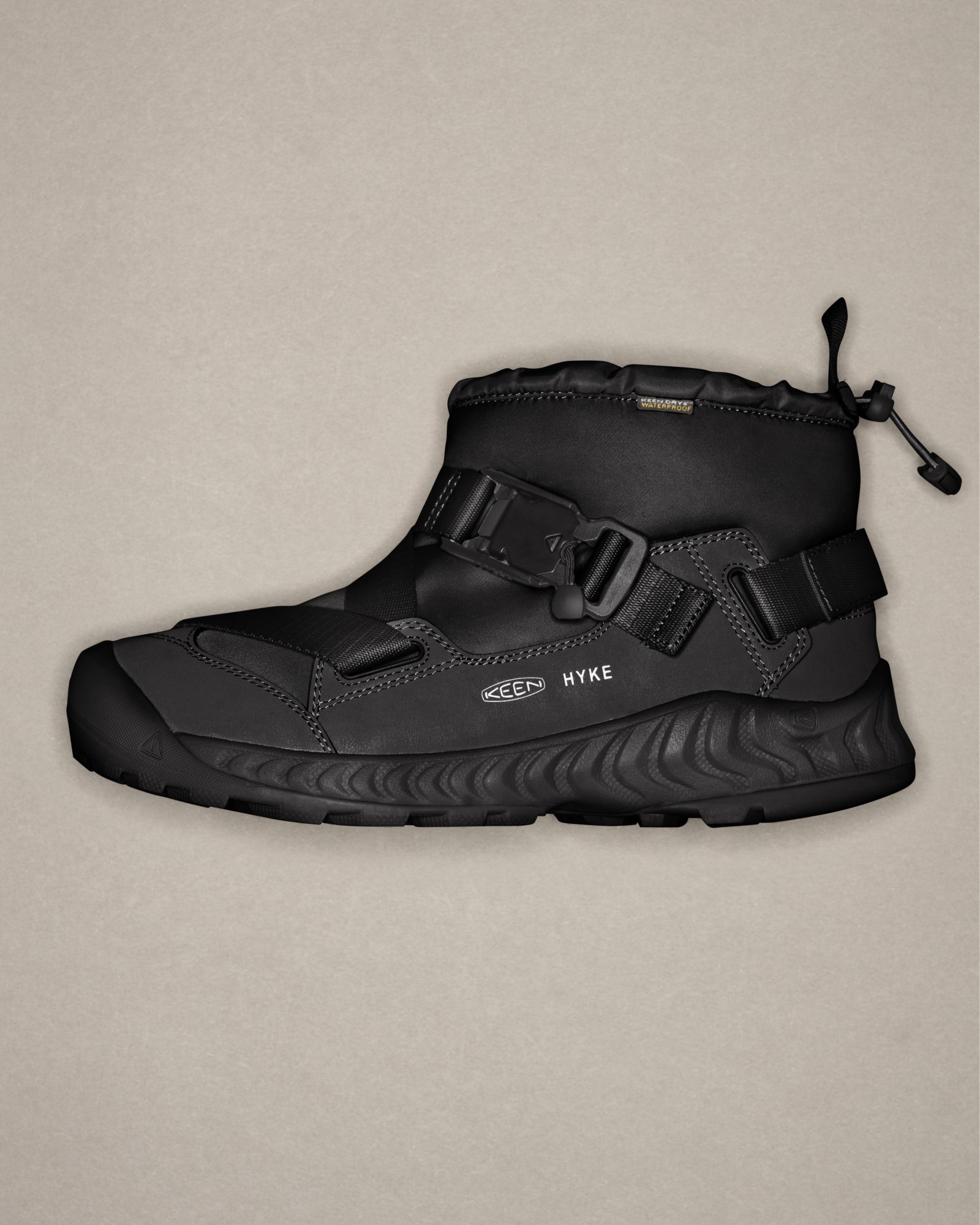2_ITEM_4x5_側面_MENS_HOODZERRA_HYKE EDITION_BLACK.jpg